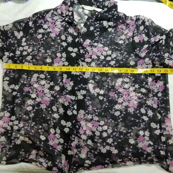 Chic Black and Pink Semi Sheer Blouse with Floral Design Size 2x - Picture 4 of 9